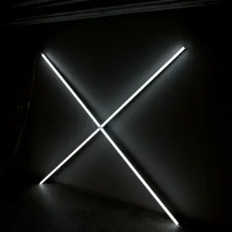 X-Model LED Lamp – Stijlvolle en Krachtige Verlichting in X-Vorm
